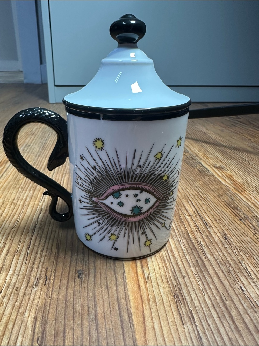 Gucci "Star Eye" White Porcelain Lidded Mug with Black Handle & All-Seeing Eye - Picture 4 of 10